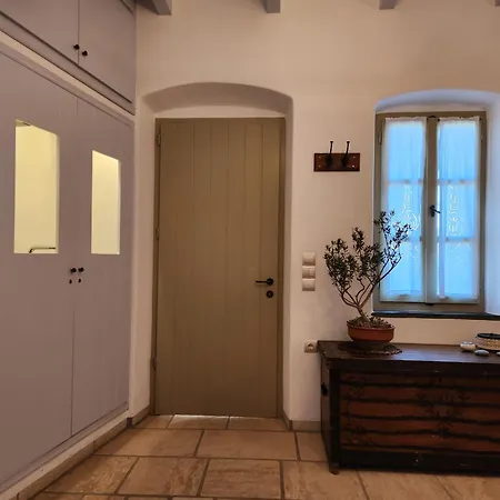 Dom wakacyjny Domus Arch Stone House
