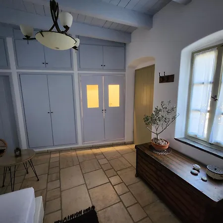 Domus Arch Stone House