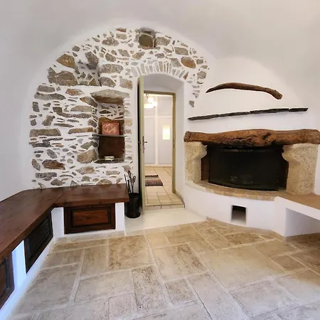 Domus Arch Stone House *